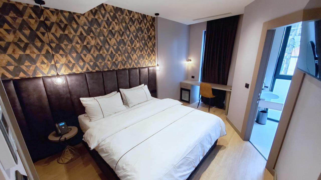 Starlight Hotel Тирана Экстерьер фото