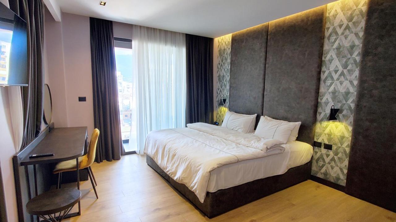 Starlight Hotel Тирана Экстерьер фото