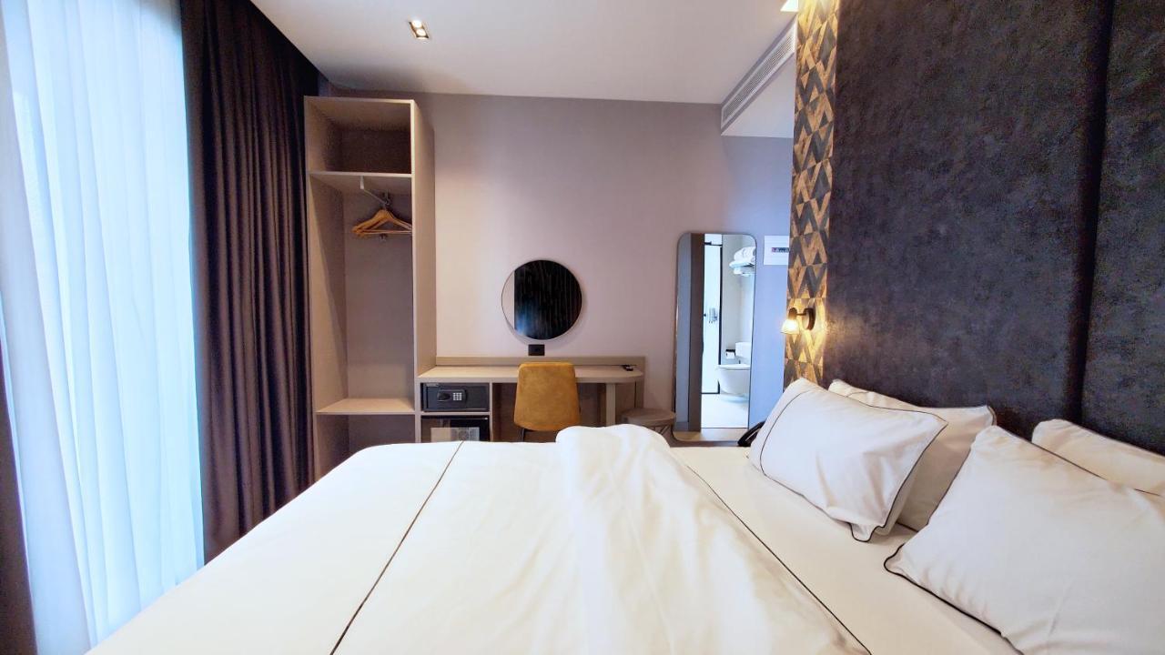 Starlight Hotel Тирана Экстерьер фото