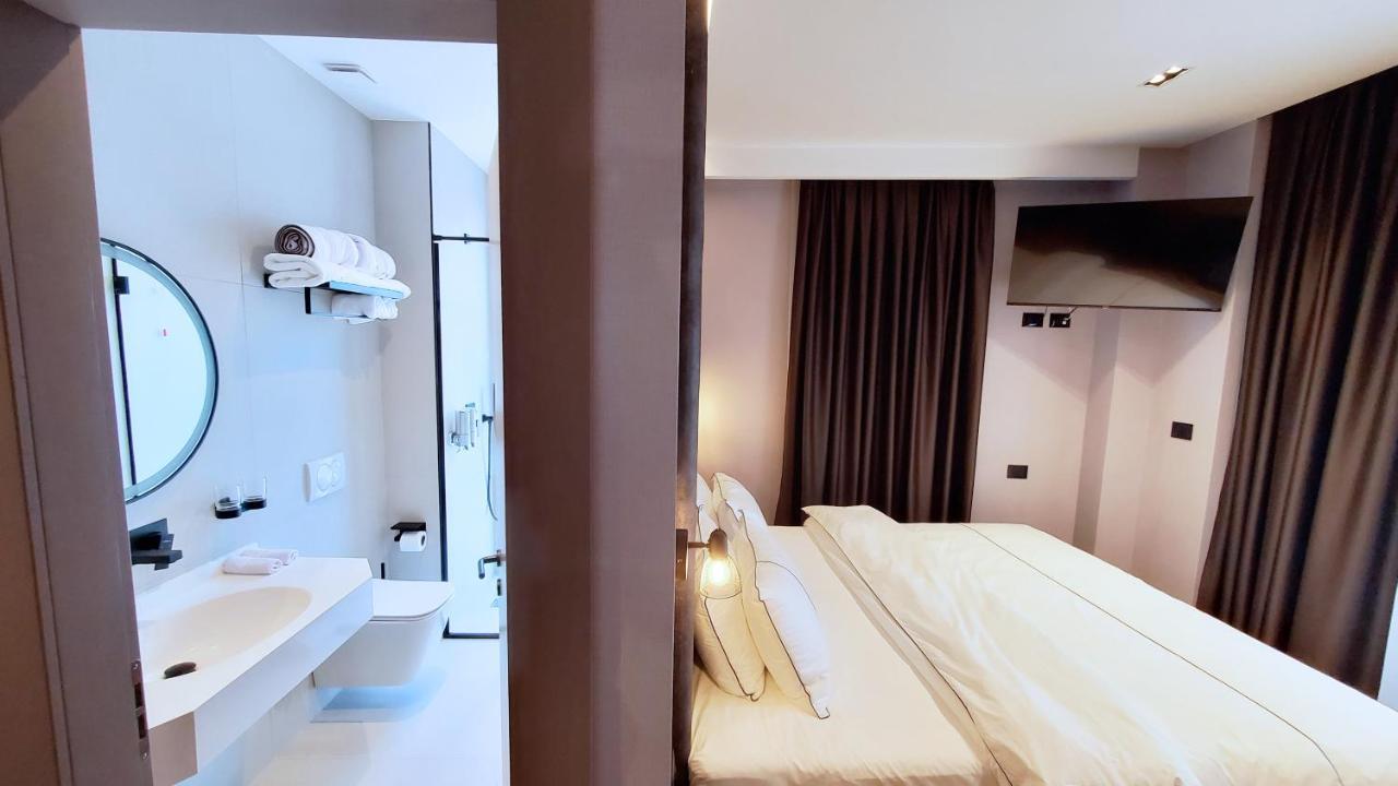 Starlight Hotel Тирана Экстерьер фото
